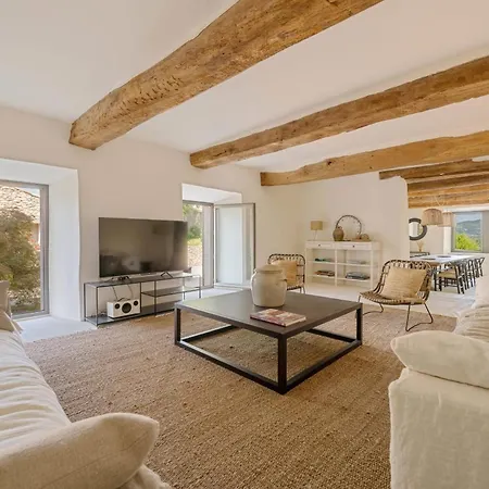 Holiday home Domaine Des 3 Fontaines *